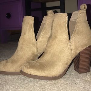 Tan Wedges
